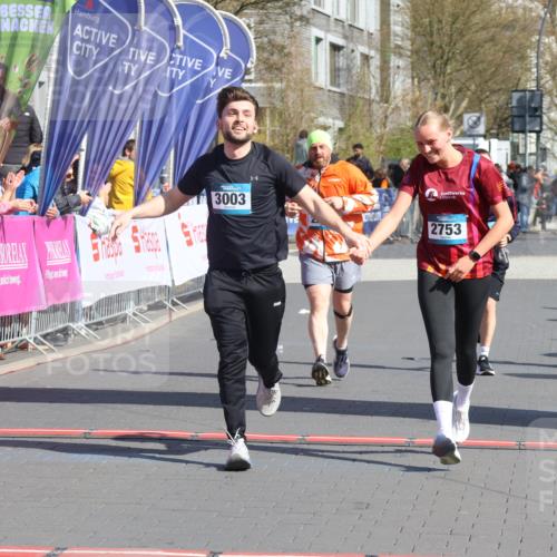 12.04.2026 - 45. Internationalen Wilhelmsburger Insellauf Strokosch-Dieckow http://msf.ph/oto/9463808 12.04.2026 11:13:05 Ziel 2739, 3003, 2753, 2272, 3718, 3405 meine-sportfotos.de