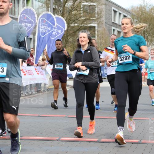12.04.2026 - 45. Internationalen Wilhelmsburger Insellauf Strokosch-Dieckow http://msf.ph/oto/9463822 12.04.2026 13:16:17 Ziel 3250, 5008, 2853, 3280, 3244, 5292, 4861, 2032, 4731, 2884, 3850, 4053, 5686 meine-sportfotos.de
