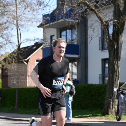 12.04.2026 - 45. Internationalen Wilhelmsburger Insellauf J. Mangold http://msf.ph/oto/9463831 12.04.2026 10:54:09 Ziel 2606, 3918, 5740, 2958, 2957, 2895, 3724, 2399, 3580, 3596, 4131, 2569, 4389, 4390, 2701, 4687, 3818, 4711 meine-sportfotos.de