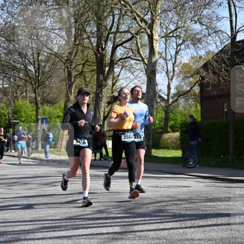 12.04.2026 - 45. Internationalen Wilhelmsburger Insellauf J. Mangold http://msf.ph/oto/9463850 12.04.2026 10:54:16 Ziel 2958, 2957, 2895, 3724, 2399, 3580, 3596, 4131, 2569, 4389, 4390, 2701, 2701, 4687, 3818, 4711, 2088, 5660, 5317 meine-sportfotos.de