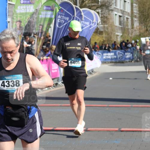 12.04.2026 - 45. Internationalen Wilhelmsburger Insellauf Strokosch-Dieckow http://msf.ph/oto/9463861 12.04.2026 10:54:15 Ziel 4338, 5406 meine-sportfotos.de