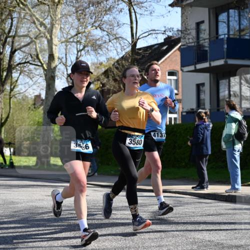 12.04.2026 - 45. Internationalen Wilhelmsburger Insellauf J. Mangold http://msf.ph/oto/9463868 12.04.2026 10:54:17 Ziel 3724, 2399, 3580, 3596, 4131, 2569, 4389, 4390, 2701, 4687, 3818, 4711, 2088, 5660, 5317 meine-sportfotos.de
