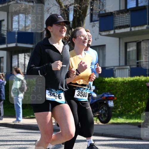 12.04.2026 - 45. Internationalen Wilhelmsburger Insellauf J. Mangold http://msf.ph/oto/9463883 12.04.2026 10:54:18 Ziel 3724, 2399, 3580, 3596, 4131, 2569, 4389, 4390, 2701, 4687, 3818, 3818, 4711, 2088, 5660, 5317 meine-sportfotos.de