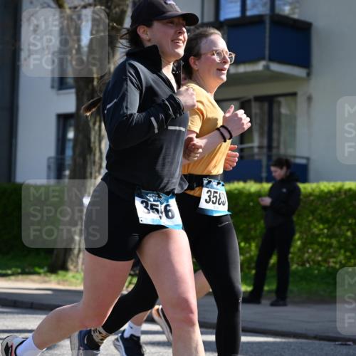 12.04.2026 - 45. Internationalen Wilhelmsburger Insellauf J. Mangold http://msf.ph/oto/9463887 12.04.2026 10:54:18 Ziel 3724, 2399, 3580, 3596, 4131, 2569, 4389, 4390, 2701, 4687, 3818, 3818, 4711, 2088, 5660, 5317 meine-sportfotos.de