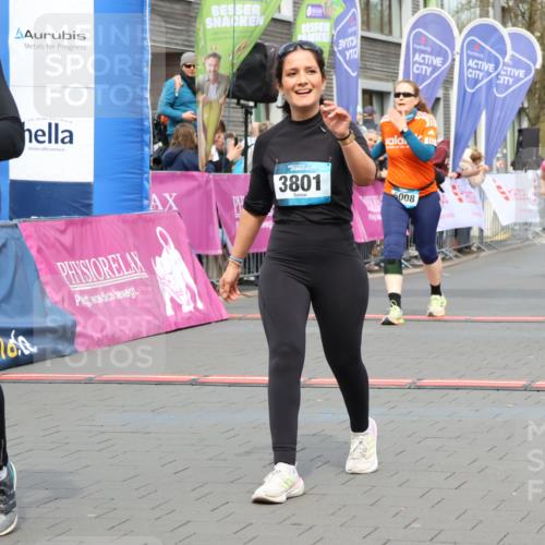 12.04.2026 - 45. Internationalen Wilhelmsburger Insellauf Strokosch-Dieckow http://msf.ph/oto/9463903 12.04.2026 13:16:14 Ziel 3803, 3801, 3250, 5008, 2853, 3280, 3244, 5292, 4861, 2032, 4731, 2884, 3850 meine-sportfotos.de