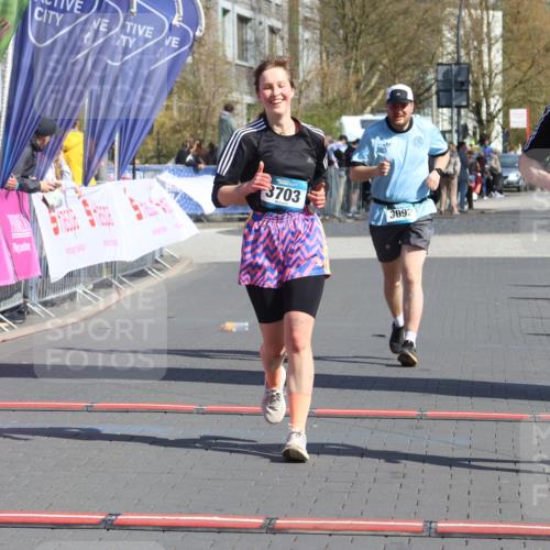 12.04.2026 - 45. Internationalen Wilhelmsburger Insellauf Strokosch-Dieckow http://msf.ph/oto/9463938 12.04.2026 11:13:36 Ziel 3714, 3703, 3092, 3155 meine-sportfotos.de