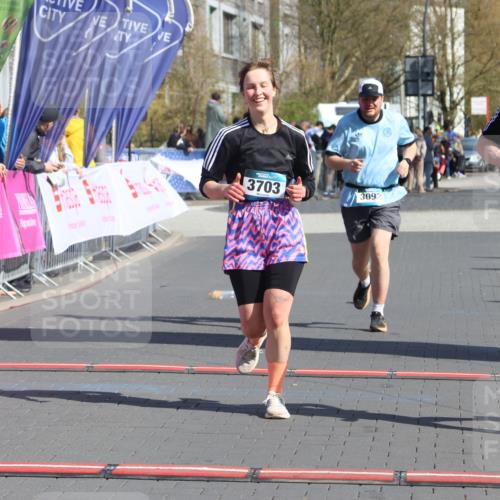 12.04.2026 - 45. Internationalen Wilhelmsburger Insellauf Strokosch-Dieckow http://msf.ph/oto/9463941 12.04.2026 11:13:36 Ziel 3714, 3703, 3092, 3155 meine-sportfotos.de