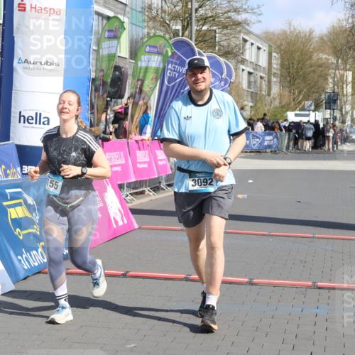 12.04.2026 - 45. Internationalen Wilhelmsburger Insellauf Strokosch-Dieckow http://msf.ph/oto/9463958 12.04.2026 11:13:40 Ziel 3703, 3092, 3155 meine-sportfotos.de