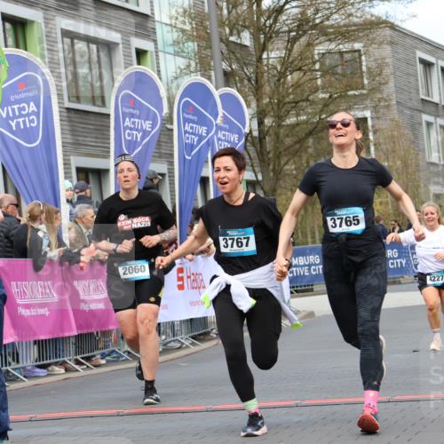 12.04.2026 - 45. Internationalen Wilhelmsburger Insellauf Strokosch-Dieckow http://msf.ph/oto/9464028 12.04.2026 13:15:47 Ziel 3881, 3882, 3767, 3765, 4366 meine-sportfotos.de