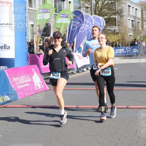 12.04.2026 - 45. Internationalen Wilhelmsburger Insellauf Strokosch-Dieckow http://msf.ph/oto/9464038 12.04.2026 10:54:44 Ziel 3580, 3596, 4131 meine-sportfotos.de