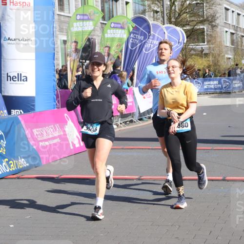 12.04.2026 - 45. Internationalen Wilhelmsburger Insellauf Strokosch-Dieckow http://msf.ph/oto/9464043 12.04.2026 10:54:44 Ziel 3580, 3596, 4131 meine-sportfotos.de