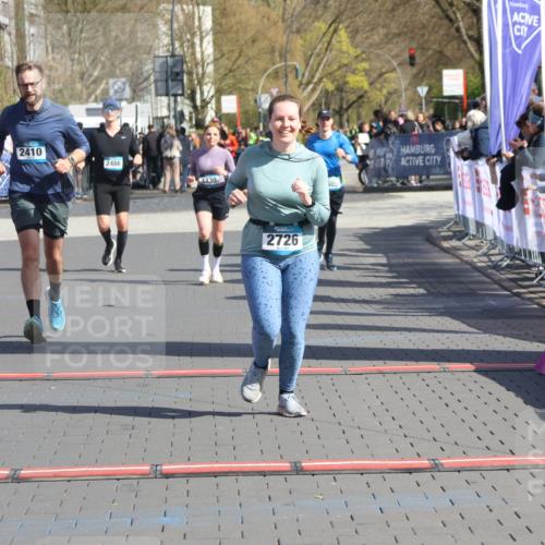 12.04.2026 - 45. Internationalen Wilhelmsburger Insellauf Strokosch-Dieckow http://msf.ph/oto/9464050 12.04.2026 11:14:17 Ziel 2726, 2410 meine-sportfotos.de