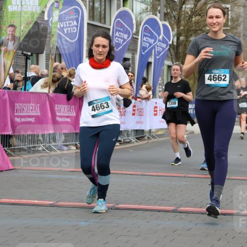 12.04.2026 - 45. Internationalen Wilhelmsburger Insellauf Strokosch-Dieckow http://msf.ph/oto/9464057 12.04.2026 13:15:41 Ziel 4662, 4663, 4559, 3308 meine-sportfotos.de