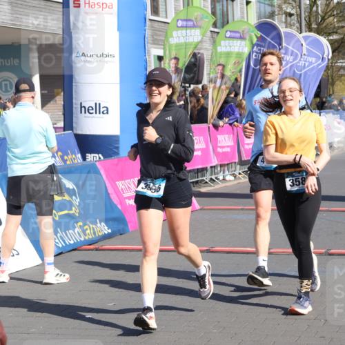 12.04.2026 - 45. Internationalen Wilhelmsburger Insellauf Strokosch-Dieckow http://msf.ph/oto/9464058 12.04.2026 10:54:44 Ziel 3580, 3596, 4131 meine-sportfotos.de