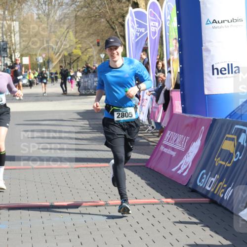 12.04.2026 - 45. Internationalen Wilhelmsburger Insellauf Strokosch-Dieckow http://msf.ph/oto/9464079 12.04.2026 11:14:23 Ziel 2410, 3330, 2486 meine-sportfotos.de