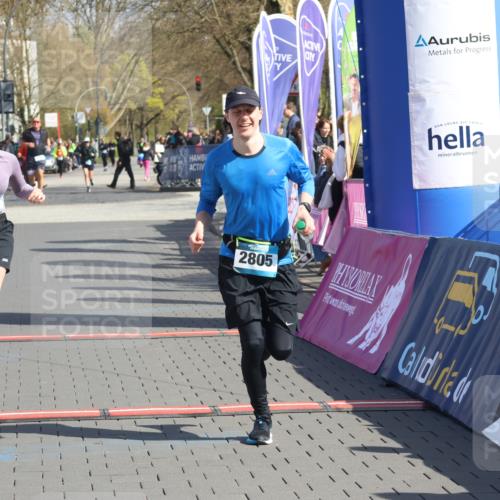 12.04.2026 - 45. Internationalen Wilhelmsburger Insellauf Strokosch-Dieckow http://msf.ph/oto/9464085 12.04.2026 11:14:23 Ziel 2410, 3330, 2486 meine-sportfotos.de