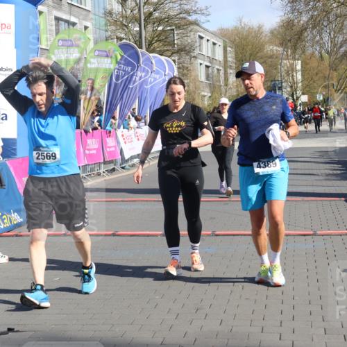 12.04.2026 - 45. Internationalen Wilhelmsburger Insellauf Strokosch-Dieckow http://msf.ph/oto/9464095 12.04.2026 10:54:55 Ziel 2569, 4389, 4390, 2701 meine-sportfotos.de