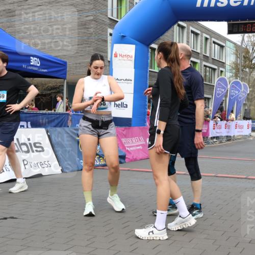 12.04.2026 - 45. Internationalen Wilhelmsburger Insellauf Strokosch-Dieckow http://msf.ph/oto/9464122 12.04.2026 13:15:28 Ziel 2110, 4695, 2815 meine-sportfotos.de
