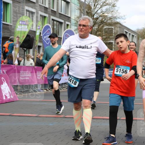 12.04.2026 - 45. Internationalen Wilhelmsburger Insellauf Strokosch-Dieckow http://msf.ph/oto/9464129 12.04.2026 13:15:21 Ziel 4111, 3306, 3328, 2772, 5348, 4837, 4838, 4669 meine-sportfotos.de
