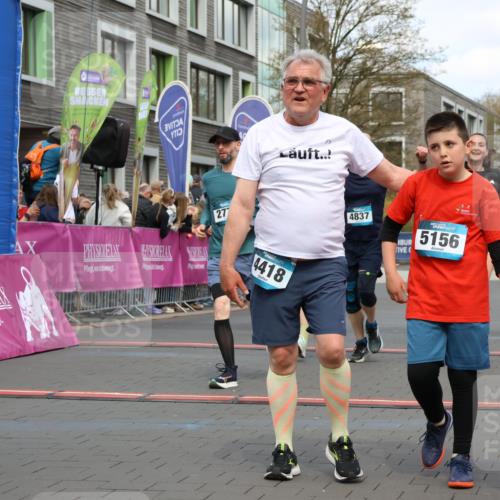 12.04.2026 - 45. Internationalen Wilhelmsburger Insellauf Strokosch-Dieckow http://msf.ph/oto/9464136 12.04.2026 13:15:21 Ziel 4111, 3306, 3328, 2772, 5348, 4837, 4838, 4669 meine-sportfotos.de