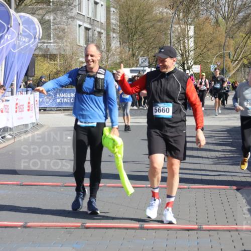 12.04.2026 - 45. Internationalen Wilhelmsburger Insellauf Strokosch-Dieckow http://msf.ph/oto/9464168 12.04.2026 10:55:21 Ziel 5660, 5317, 2821, 2855 meine-sportfotos.de
