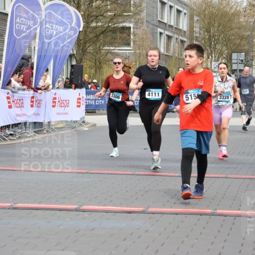 12.04.2026 - 45. Internationalen Wilhelmsburger Insellauf Strokosch-Dieckow http://msf.ph/oto/9464173 12.04.2026 13:15:16 Ziel 4418, 5156, 4111, 3306, 3328, 2772 meine-sportfotos.de