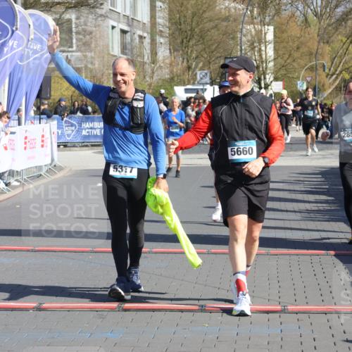 12.04.2026 - 45. Internationalen Wilhelmsburger Insellauf Strokosch-Dieckow http://msf.ph/oto/9464176 12.04.2026 10:55:21 Ziel 5660, 5317, 2821, 2855 meine-sportfotos.de