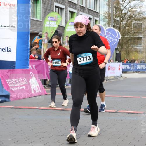12.04.2026 - 45. Internationalen Wilhelmsburger Insellauf Strokosch-Dieckow http://msf.ph/oto/9464180 12.04.2026 13:15:13 Ziel 3773, 5602, 4960, 4418, 5156, 4111 meine-sportfotos.de