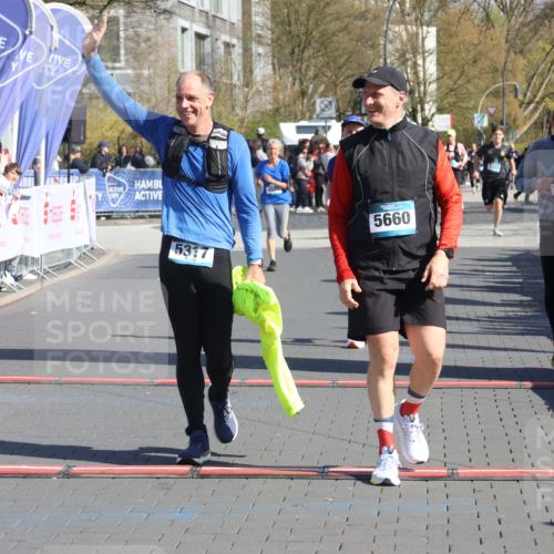 12.04.2026 - 45. Internationalen Wilhelmsburger Insellauf Strokosch-Dieckow http://msf.ph/oto/9464181 12.04.2026 10:55:22 Ziel 5660, 5317, 2821, 2855 meine-sportfotos.de
