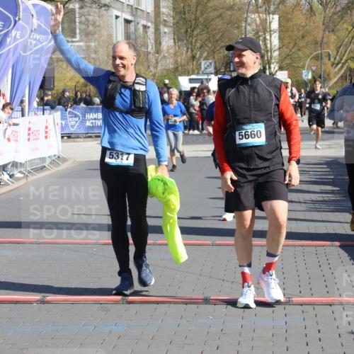 12.04.2026 - 45. Internationalen Wilhelmsburger Insellauf Strokosch-Dieckow http://msf.ph/oto/9464183 12.04.2026 10:55:22 Ziel 5660, 5317, 2821, 2855 meine-sportfotos.de