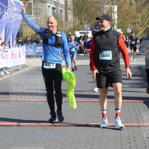 12.04.2026 - 45. Internationalen Wilhelmsburger Insellauf Strokosch-Dieckow http://msf.ph/oto/9464185 12.04.2026 10:55:22 Ziel 5660, 5317, 2821, 2855 meine-sportfotos.de