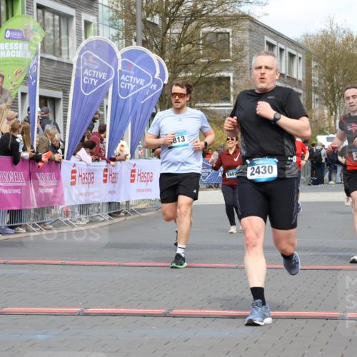 12.04.2026 - 45. Internationalen Wilhelmsburger Insellauf Strokosch-Dieckow http://msf.ph/oto/9464218 12.04.2026 13:15:06 Ziel 4852, 2430, 5813, 4747, 3773, 5602 meine-sportfotos.de