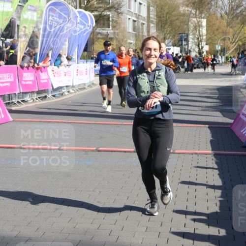 12.04.2026 - 45. Internationalen Wilhelmsburger Insellauf Strokosch-Dieckow http://msf.ph/oto/9464227 12.04.2026 10:55:43 Ziel 5747, 5773, 5835, 5268, 4500 meine-sportfotos.de