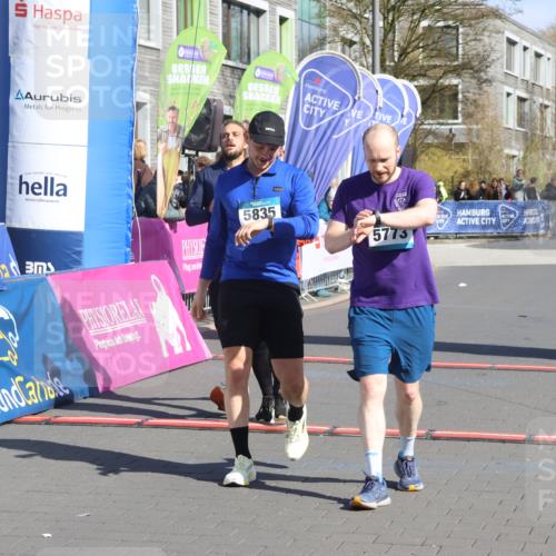 12.04.2026 - 45. Internationalen Wilhelmsburger Insellauf Strokosch-Dieckow http://msf.ph/oto/9464237 12.04.2026 10:55:46 Ziel 5773, 5835, 5268, 4500 meine-sportfotos.de