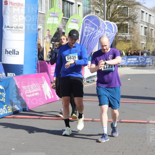 12.04.2026 - 45. Internationalen Wilhelmsburger Insellauf Strokosch-Dieckow http://msf.ph/oto/9464239 12.04.2026 10:55:46 Ziel 5773, 5835, 5268, 4500 meine-sportfotos.de