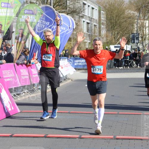 12.04.2026 - 45. Internationalen Wilhelmsburger Insellauf Strokosch-Dieckow http://msf.ph/oto/9464289 12.04.2026 10:56:05 Ziel 3175, 4298, 5557 meine-sportfotos.de