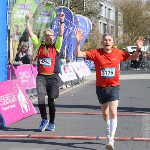 12.04.2026 - 45. Internationalen Wilhelmsburger Insellauf Strokosch-Dieckow http://msf.ph/oto/9464308 12.04.2026 10:56:06 Ziel 3175, 4298, 5557 meine-sportfotos.de