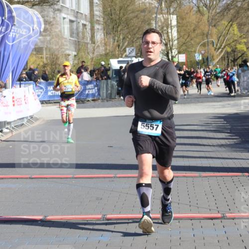 12.04.2026 - 45. Internationalen Wilhelmsburger Insellauf Strokosch-Dieckow http://msf.ph/oto/9464313 12.04.2026 10:56:08 Ziel 3175, 4298, 5557, 2349 meine-sportfotos.de