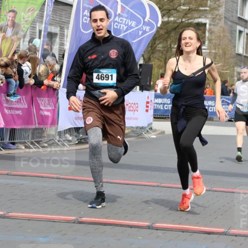 12.04.2026 - 45. Internationalen Wilhelmsburger Insellauf Strokosch-Dieckow http://msf.ph/oto/9464321 12.04.2026 13:14:32 Ziel 4716, 5318 meine-sportfotos.de