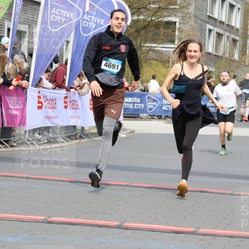 12.04.2026 - 45. Internationalen Wilhelmsburger Insellauf Strokosch-Dieckow http://msf.ph/oto/9464340 12.04.2026 13:14:32 Ziel 4716, 5318 meine-sportfotos.de