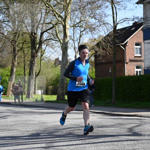 12.04.2026 - 45. Internationalen Wilhelmsburger Insellauf J. Mangold http://msf.ph/oto/9464355 12.04.2026 10:54:27 Ziel 3580, 3596, 4131, 2569, 4389, 4390, 2701, 4687, 3818, 4711, 2088, 5660, 5317, 2821, 2855, 4585, 2324, 4636, 5006 meine-sportfotos.de