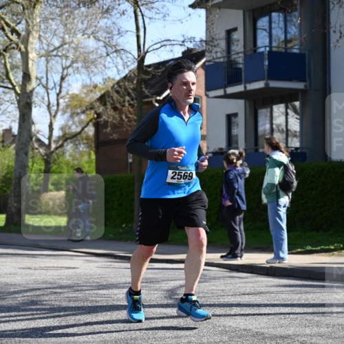12.04.2026 - 45. Internationalen Wilhelmsburger Insellauf J. Mangold http://msf.ph/oto/9464364 12.04.2026 10:54:27 Ziel 3580, 3596, 4131, 2569, 4389, 4390, 2701, 4687, 3818, 4711, 2088, 5660, 5317, 2821, 2855, 4585, 2324, 4636, 5006 meine-sportfotos.de