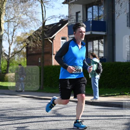 12.04.2026 - 45. Internationalen Wilhelmsburger Insellauf J. Mangold http://msf.ph/oto/9464368 12.04.2026 10:54:27 Ziel 3580, 3596, 4131, 2569, 4389, 4390, 2701, 4687, 3818, 4711, 2088, 5660, 5317, 2821, 2855, 4585, 2324, 4636, 5006 meine-sportfotos.de