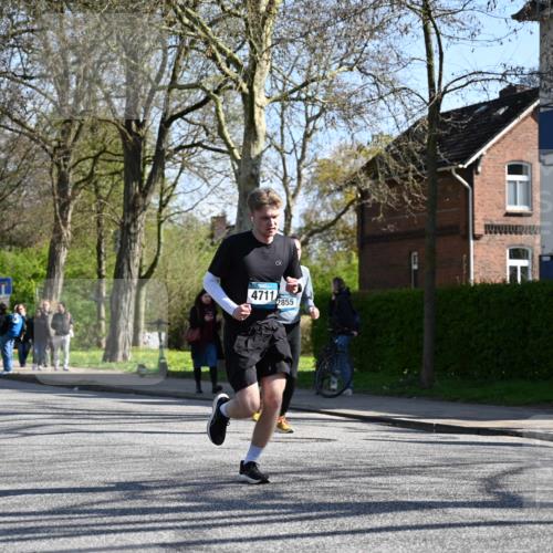12.04.2026 - 45. Internationalen Wilhelmsburger Insellauf J. Mangold http://msf.ph/oto/9464372 12.04.2026 10:54:43 Ziel 4687, 3818, 4711, 2088, 5660, 5317, 2821, 2855, 4585, 2324, 4636, 5006, 5333, 4056, 5334, 4197, 4197, 5747, 5773, 5835, 5268, 4500 meine-sportfotos.de