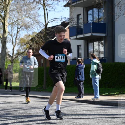 12.04.2026 - 45. Internationalen Wilhelmsburger Insellauf J. Mangold http://msf.ph/oto/9464387 12.04.2026 10:54:43 Ziel 4687, 3818, 4711, 2088, 5660, 5317, 2821, 2855, 4585, 2324, 4636, 5006, 5333, 4056, 5334, 4197, 4197, 5747, 5773, 5835, 5268, 4500 meine-sportfotos.de