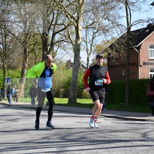 12.04.2026 - 45. Internationalen Wilhelmsburger Insellauf J. Mangold http://msf.ph/oto/9464396 12.04.2026 10:54:49 Ziel 4687, 3818, 4711, 2088, 5660, 5317, 2821, 2855, 4585, 2324, 2324, 4636, 5006, 5333, 4056, 5334, 4197, 5747, 5747, 5773, 5835, 5268, 4500 meine-sportfotos.de