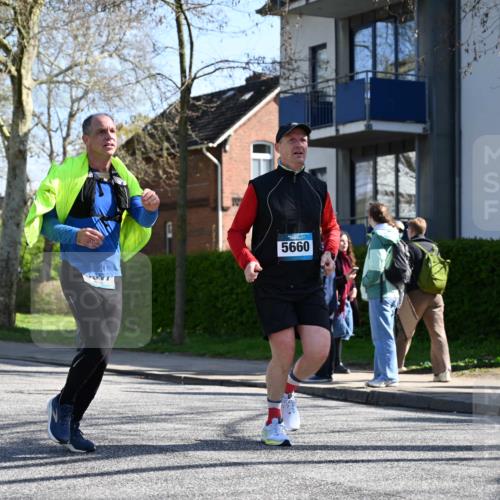 12.04.2026 - 45. Internationalen Wilhelmsburger Insellauf J. Mangold http://msf.ph/oto/9464414 12.04.2026 10:54:50 Ziel 4687, 3818, 4711, 2088, 5660, 5317, 2821, 2855, 4585, 2324, 4636, 5006, 4636, 5006, 5333, 4056, 5334, 4197, 5747, 5773, 5835, 5268, 4500 meine-sportfotos.de