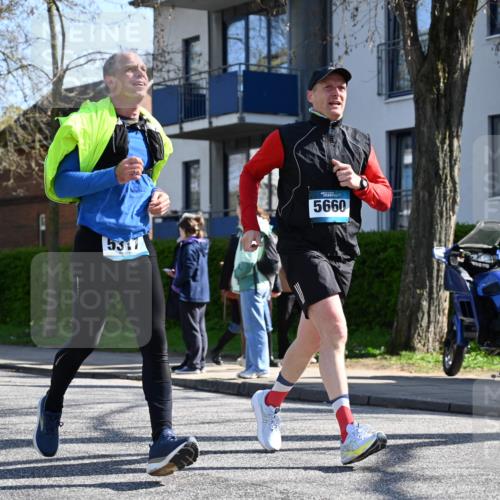 12.04.2026 - 45. Internationalen Wilhelmsburger Insellauf J. Mangold http://msf.ph/oto/9464421 12.04.2026 10:54:51 Ziel 4687, 3818, 4711, 2088, 5660, 5317, 2821, 2855, 4585, 2324, 4636, 5006, 5333, 4056, 5334, 4197, 5747, 5773, 5835, 5268, 4500 meine-sportfotos.de