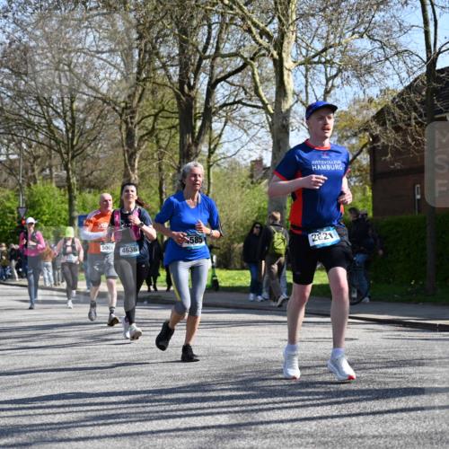 12.04.2026 - 45. Internationalen Wilhelmsburger Insellauf J. Mangold http://msf.ph/oto/9464438 12.04.2026 10:54:58 Ziel 2088, 5660, 5317, 2821, 2855, 4585, 2324, 4636, 5006, 5333, 4056, 5334, 4197, 5747, 5773, 5835, 5268, 4500, 4714 meine-sportfotos.de