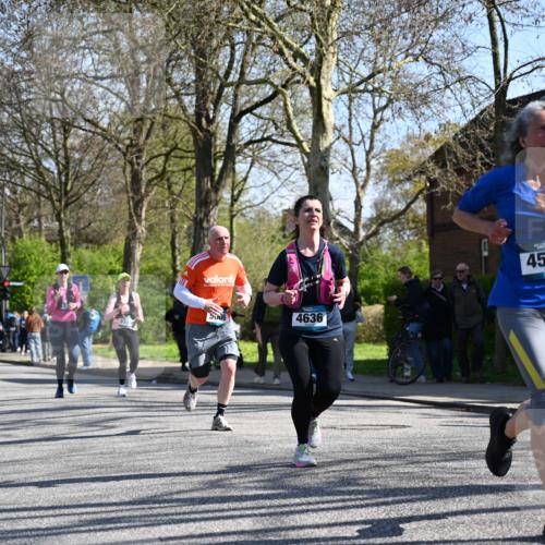 12.04.2026 - 45. Internationalen Wilhelmsburger Insellauf J. Mangold http://msf.ph/oto/9464458 12.04.2026 10:54:59 Ziel 2088, 5660, 5317, 2821, 2855, 4585, 2324, 4636, 5006, 5333, 4056, 5334, 4197, 5747, 5773, 5835, 5268, 4500, 4714 meine-sportfotos.de